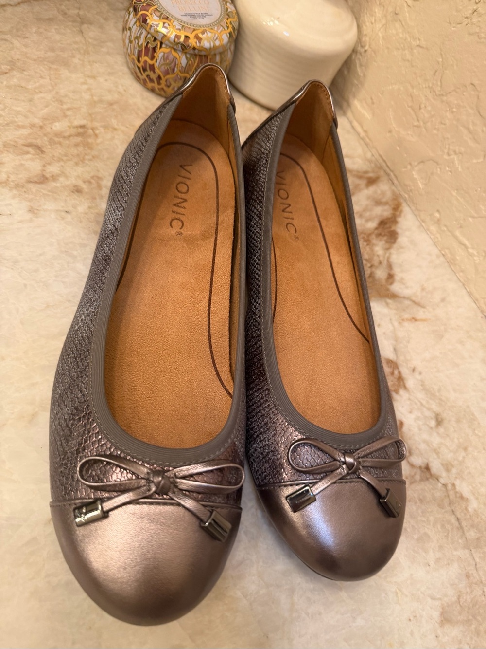 Vionic Minna Pewter snake print leather flats sz 7 - Picture 3 of 9